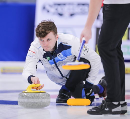 Le skip écossais Bruce Mouat