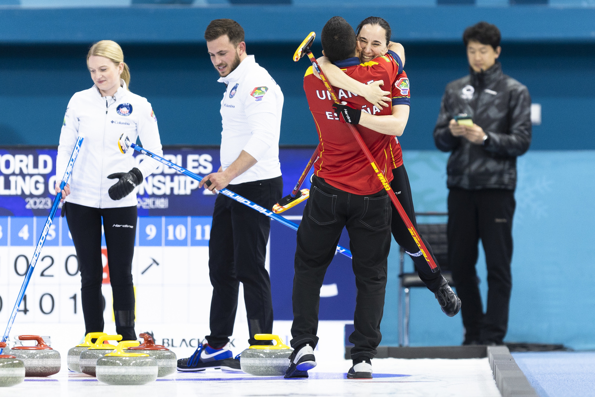 Une équipe
                espagnole heureuse